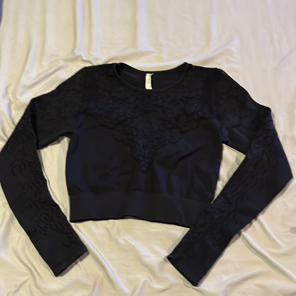 Lorna Jane cropped top